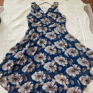 ASTR The Label Blue White Floral Chiffon Midi Whimsical Romantic Dress Sz Large